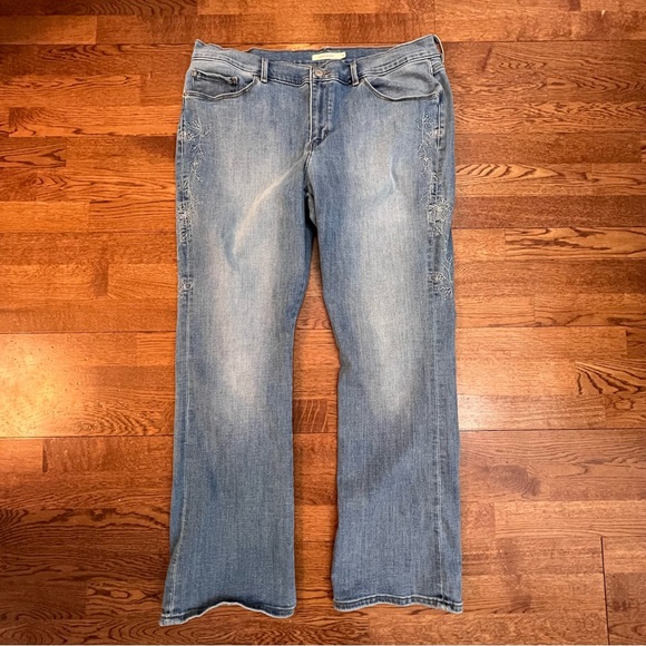 Levi’s Jeans - Picture 2 of 7